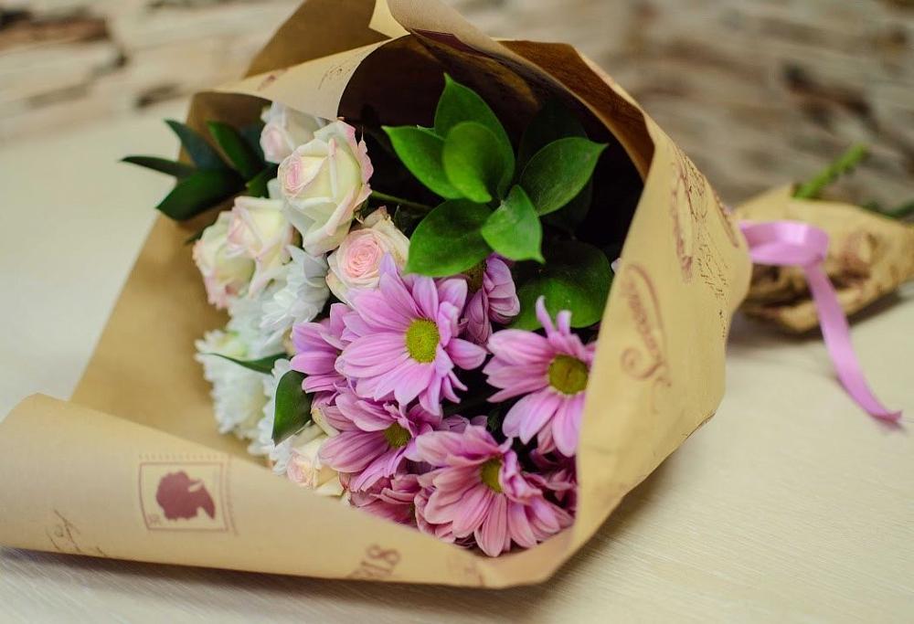 Букет цветов из: Розы и Хризантемы в Ерик