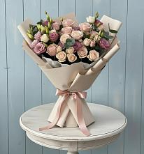 Букет цветов из:  Розы и Лизиантусы в Ерик