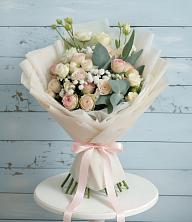 Букет цветов из:  Розы и Лизиантусы в Ерик