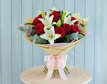 Букет цветов из:  Лилии и Розы в Ерик