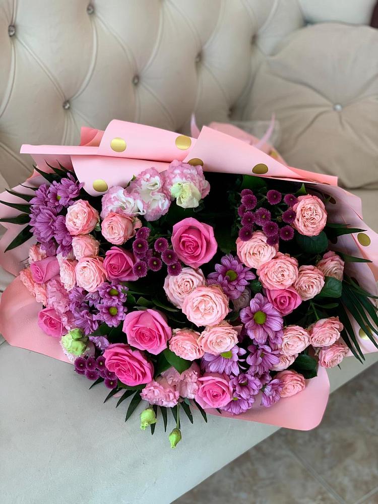 Букет цветов из: Хризантемы, Розы и Лизиантусы в Ерик