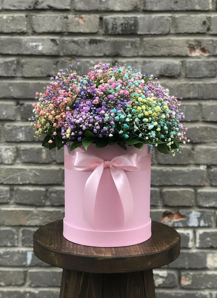 Цветочная композиция из Гипсофила и Розы в шляпной коробке в Ерик