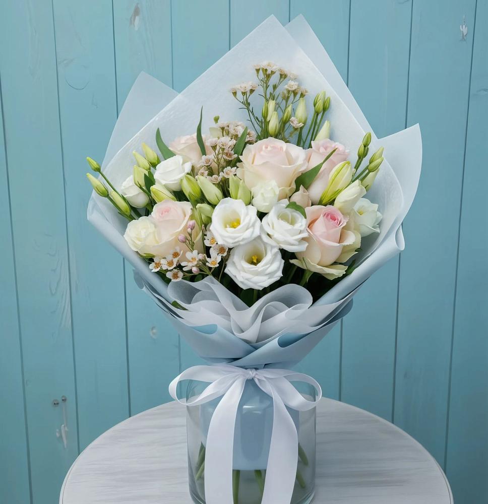 Букет цветов из: Розы и Лизиантусы в Ерик