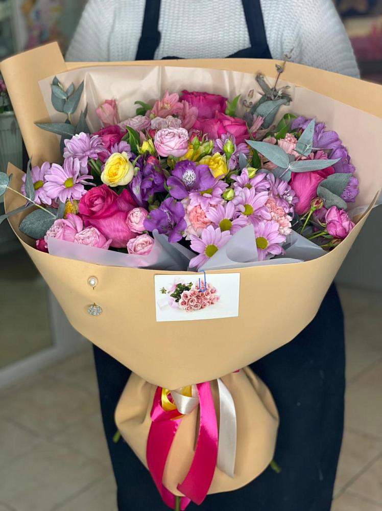 Букет цветов из: Хризантемы, Гвоздики и Альстромерии в Ерик