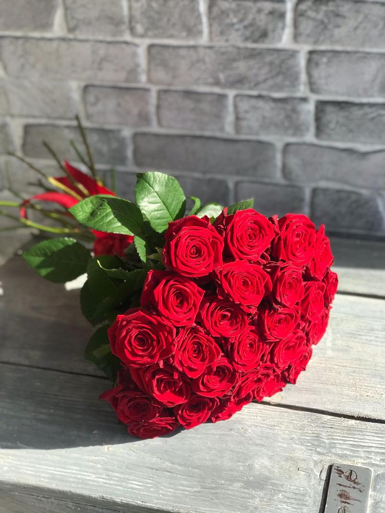 Букет Красные розы Фридом в Ерик