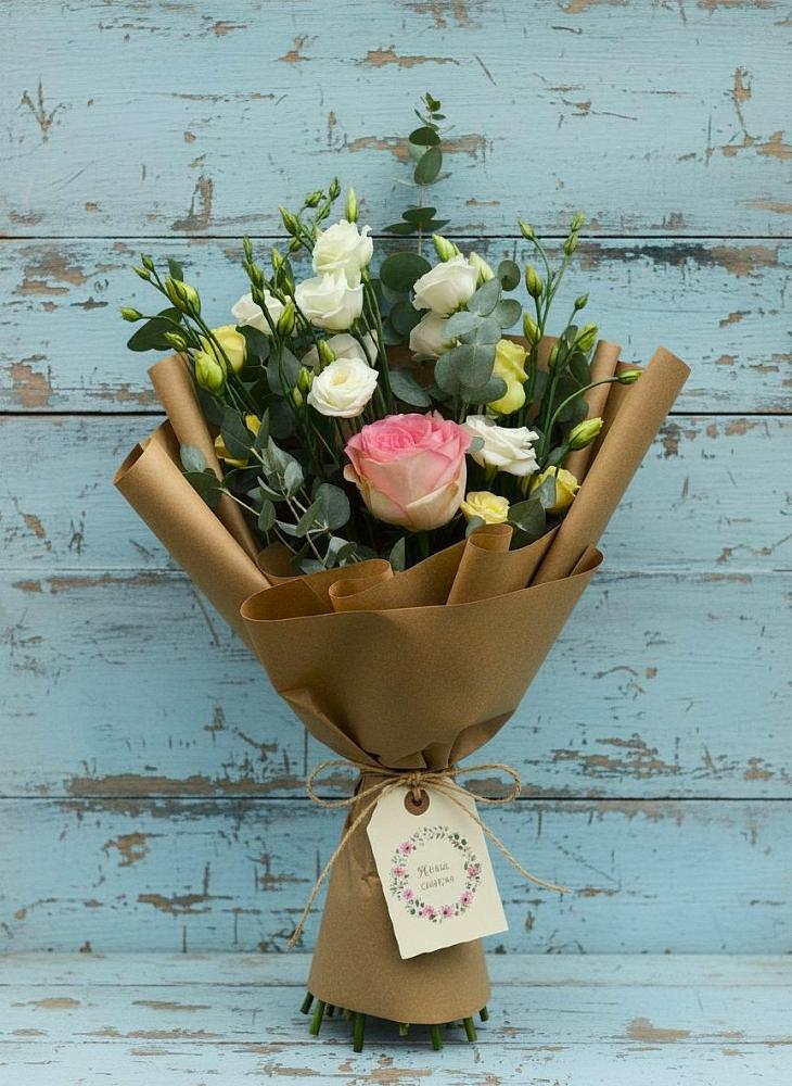 Букет цветов из: Розы и Лизиантусы в Ерик