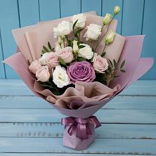 Букет цветов из:  Розы и Лизиантусы в Ерик