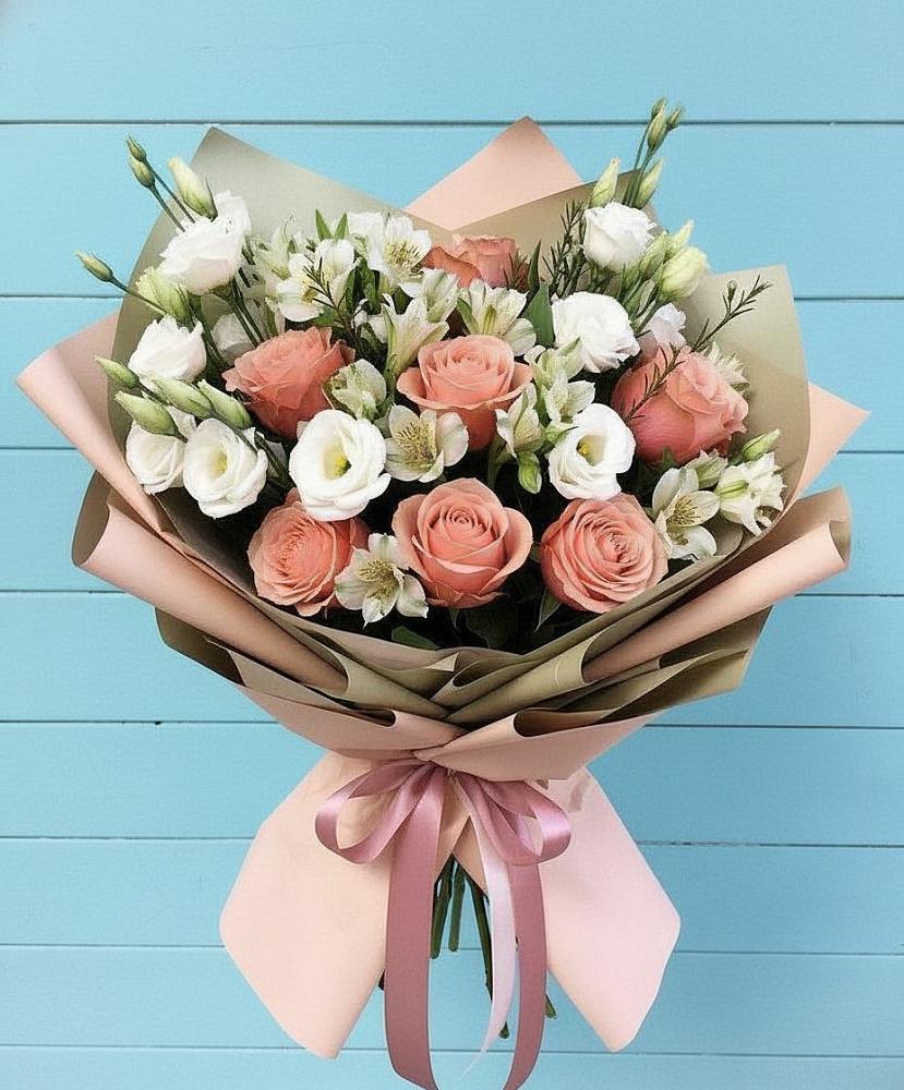 Букет цветов из: Розы, Альстромерии и Лизиантусы в Ерик