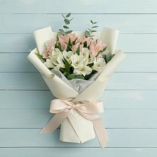 Букет цветов из:  Альстромерии в Ерик