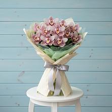 Букет цветов из:  Орхидеи и Розы #REPLACE_PRED# Ерик