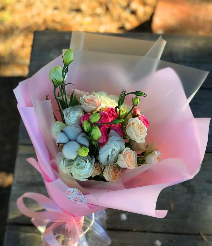 Букет цветов из: Розы и Лизиантусы в Ерик