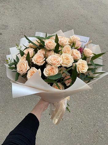 Букет Кремовые розы Латте в Ерик