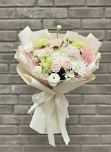 Букет цветов из:  Гвоздики, Розы, Лизиантусы и Хризантемы в Ерик