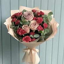Букет цветов из:  Гвоздики и Розы в Ерик