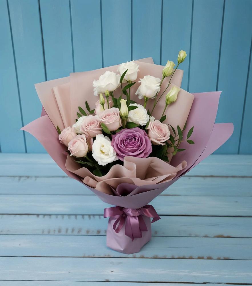 Букет цветов из: Розы и Лизиантусы в Ерик